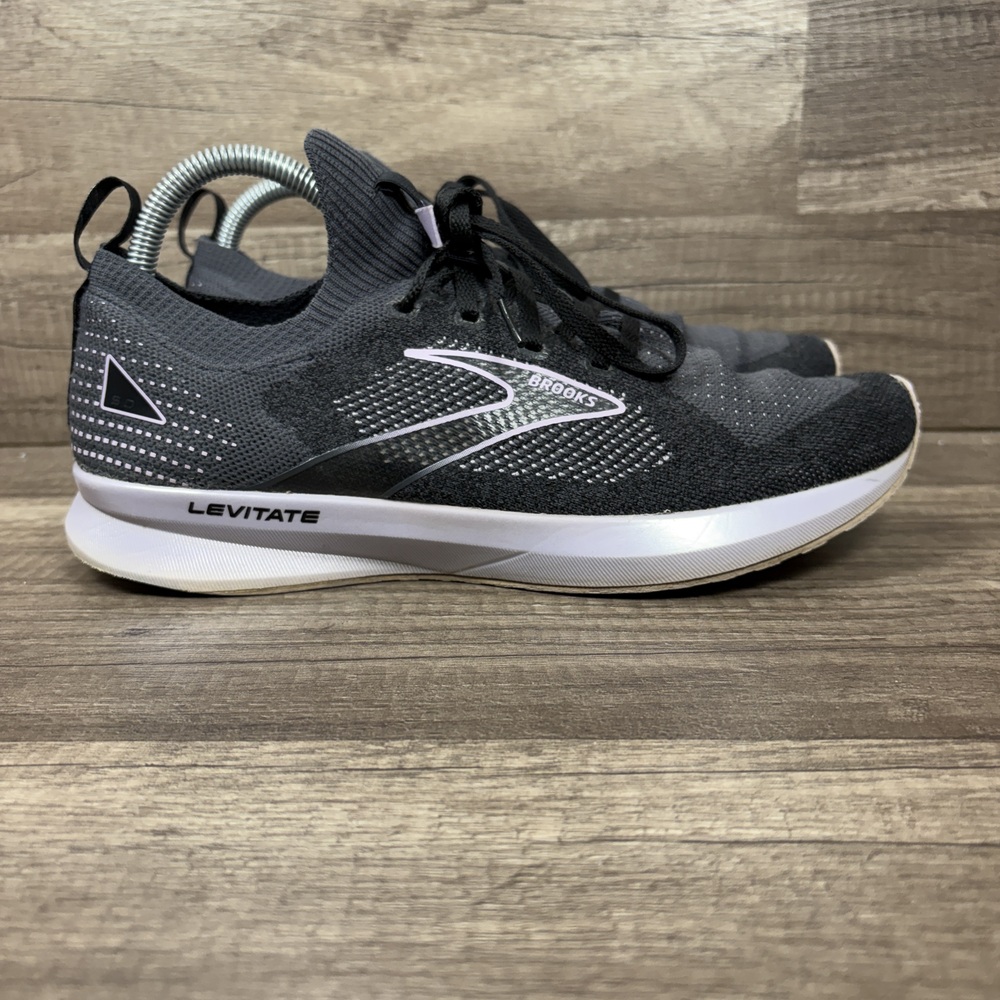 Brooks Levitate 5 Gray Womens US Size 9.5 EUR 41 1203591B056 Running Shoes
